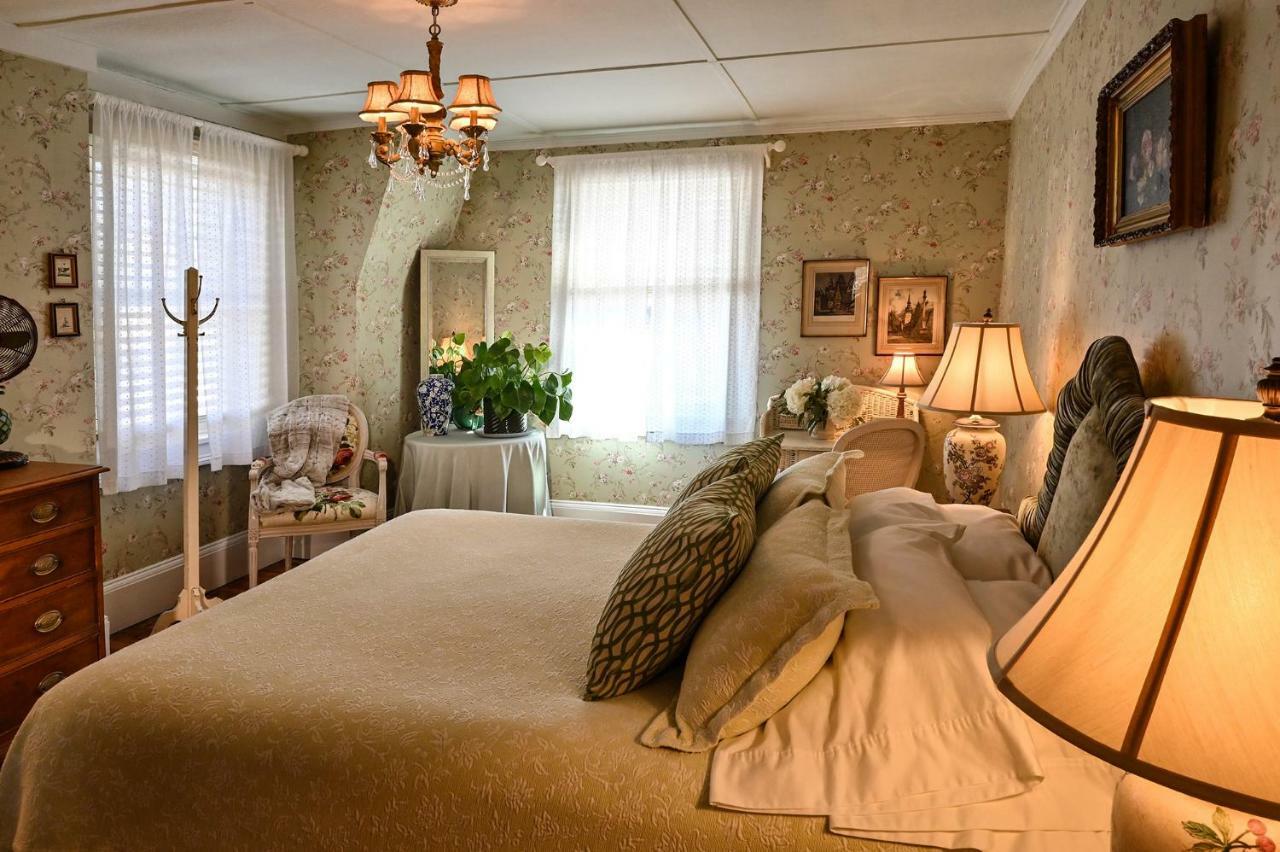 Hilltop House Bed & Breakfast Amenia Exterior foto